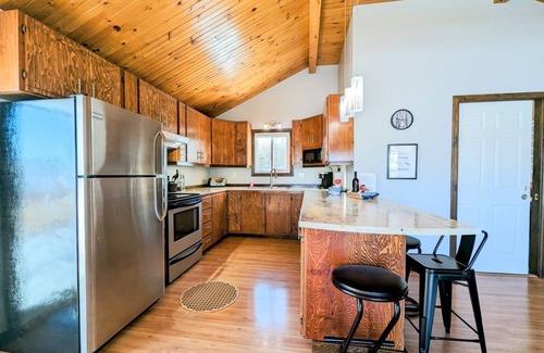 Lac-Saint-Paul Ski Chalet | Le 277 - ZeNature/Lac Navigable (pets welcome)
