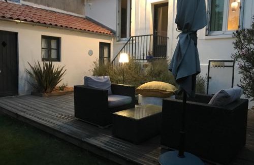 Quartier du Stade House | Le 64