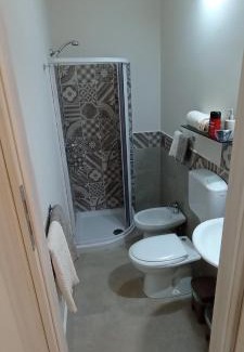 Milazzo House | le antiche mura-rooms-private toilet