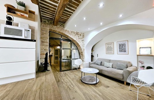 Antibes Old Town Apartment | Le Bain Méditerranéen - Joli T2 dans le vieil Antibes