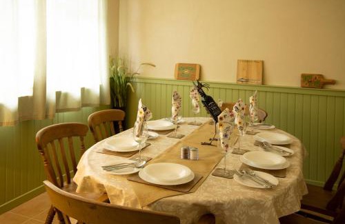 Chavanac House | Le Balcon Bleu, gîte located in Millevaches National Park
