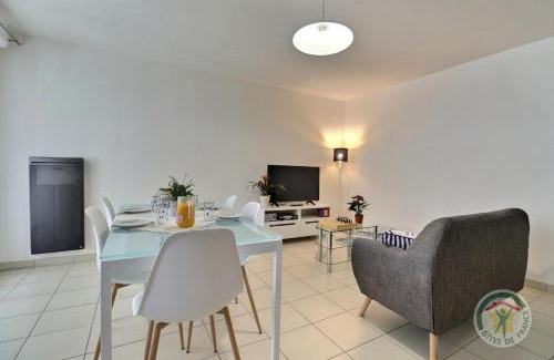 Cesson-Sevigne Apartment | Le balcon de sevigne