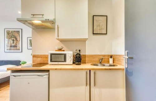 Bussiere - Cadiere Apartment | Le Basalte - Confortable studio avec parking privé