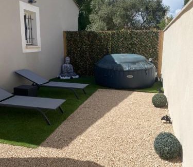 Saint-Etienne-du-Gres Apartment | Le Bastidon des Alpilles