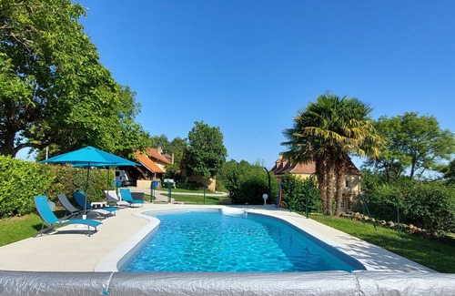 Vezac Cottage | Le Bellevue, quiet gite with panoramic view 10 minutes from Sarlat