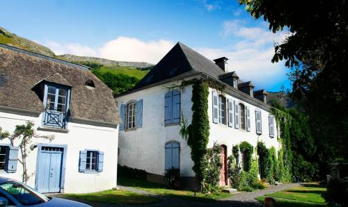 Salles House | Le Belvedere