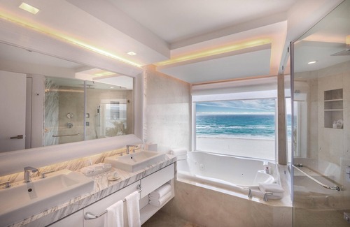 Punta Cancun Resort | Le Blanc Spa Resort Cancun - Adults Only - All-Inclusive