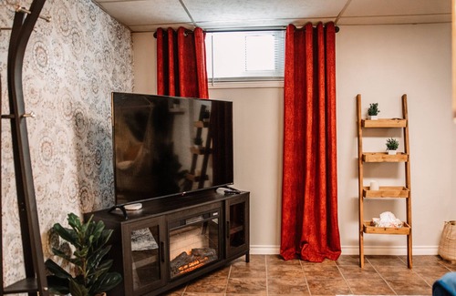 Timmins Apartment | Le Bleu Marin - central apartment close to amenities!