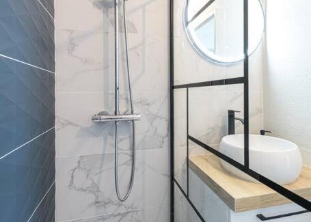 Villemur-sur-Tarn Apartment | Le Bleu Nuit Piscine Parking Netflix Café
