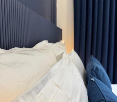 Clagny Glatigny Apartment | Le Bleu Royal - Versailles