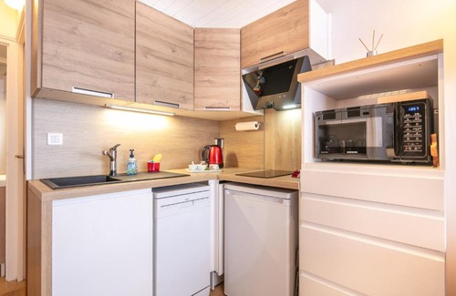 Chamrousse Apartment | Le Bleuet - Vue montagne pistes accessibles à pied