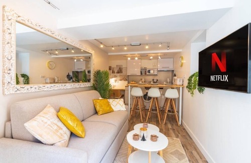 Mende Apartment | Le Bohème - Spa/Netflix/Wifi Fibre/Centre Ville - Stay Lozère
