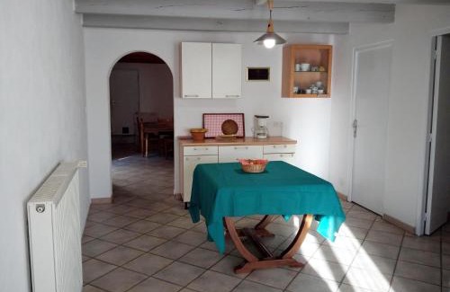 Celles-en-Bassigny Apartment | Le Bourdon bleu à Celles en Bassigny