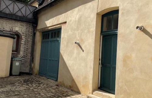 Joigny Apartment | Le Brumby - Internet Netflix draps serviettes café