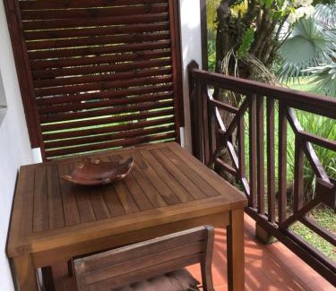 Ducos House | Le bungalow des bougainvilliers