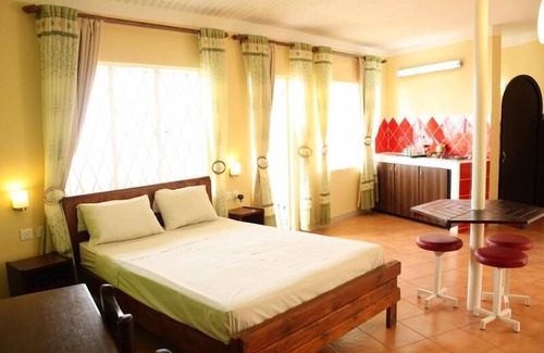 Tombeau Bay House | Le Cactus Guesthouse