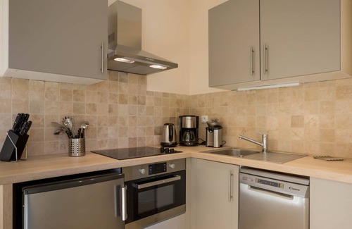 Beaune City Centre Apartment | Le Cara Michael Beaune Center