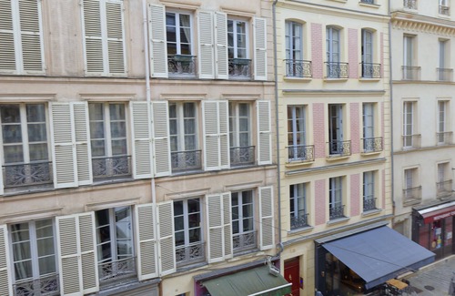 Saint-Louis Apartment | Le Carpe Diem - Les Demoiselles in Versailles, just a few yards from the Château