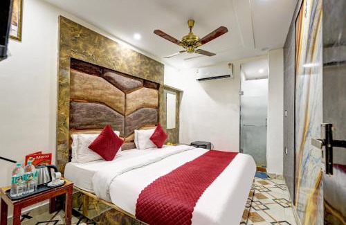 Paharganj House | LE - Cashew - opposite New Delhi Railway Station