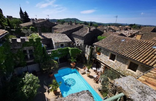 Aigueze House | Le Castélas