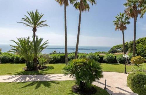 Vallauris Villa | LE CASTEL ROSE Super Cannes, face aux Îles de Lérins
