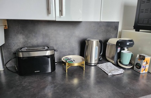 Jurancon Apartment | Le central, a spacious one-bedroom apartment in the heart of Jurançon