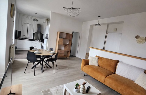 Jurancon Apartment | Le central, a spacious one-bedroom apartment in the heart of Jurançon