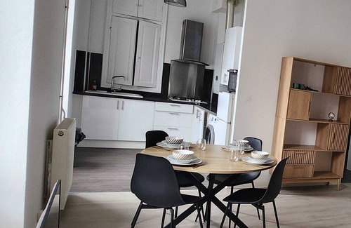 Jurancon Apartment | Le central, a spacious one-bedroom apartment in the heart of Jurançon