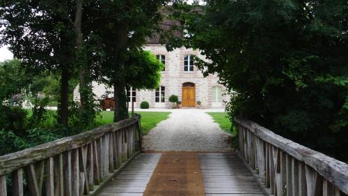 Villiers-aux-Corneilles Bed & Breakfast | Le Château de mon Père