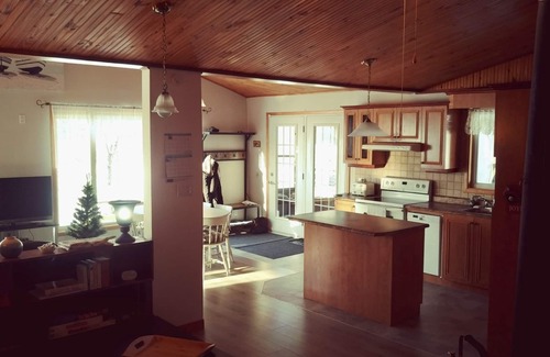 Saint-David-de-Falardeau Ski Chalet | Le Chalet Bleu, aux Pieds des Monts-valin