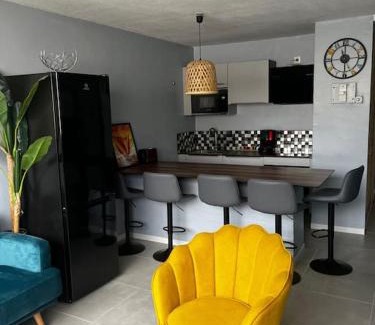 Pointe du Bout Apartment | Le Chacha - superbe appartement à 2 minutes de la plage à pied