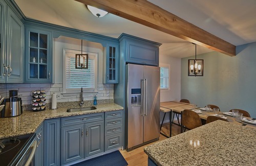Stroudsburg Ski Chalet | Le Chalet Blue near Camelback, Poconos, 6Bed, Sleeps 10, Pool