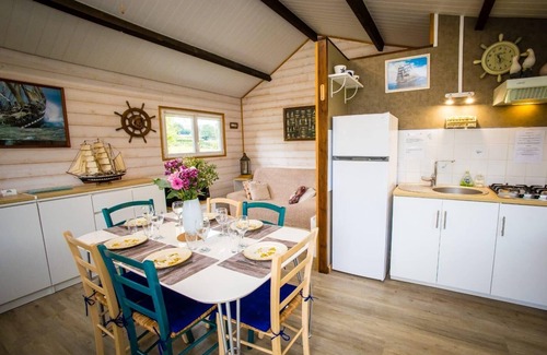 Cavron-Saint-Martin Ski Chalet | Le Chalet Cavronnais in a bucolic setting close to the sea Pets welcome