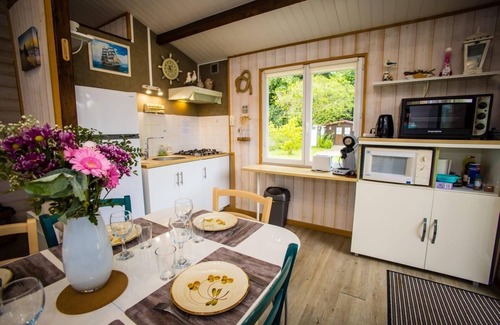 Cavron-Saint-Martin Ski Chalet | Le Chalet Cavronnais in a bucolic setting close to the sea Pets welcome