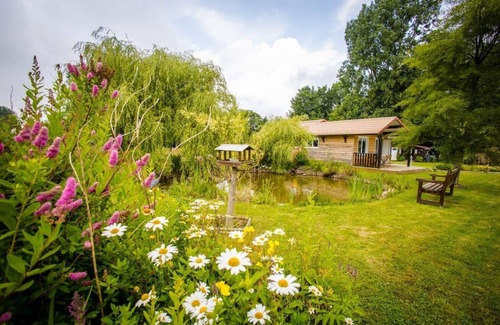Cavron-Saint-Martin Ski Chalet | Le Chalet Cavronnais in a bucolic setting close to the sea Pets welcome