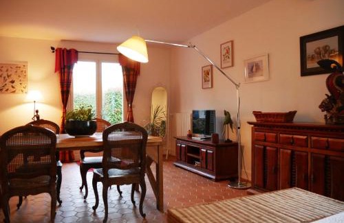 Crecy-en-Brie Bed & Breakfast | Le champ de l'eau