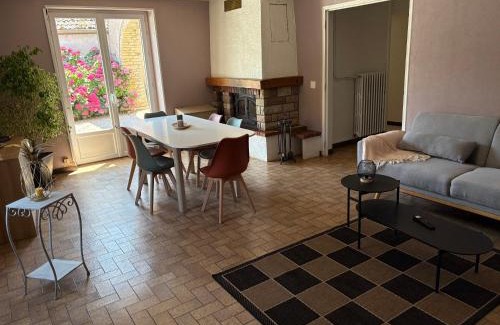 Esprels House | Le Champ du Bonheur