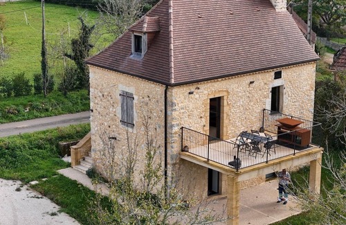 Saint-Aubin-de-Nabirat House | Le Chant des Verdiers. Maison en Pierre Restaurée Avec un Cadre Exceptionnel