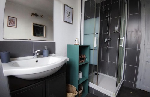 Miroir - Batignolles Apartment | Le char'Mans appartement cosy proche gare et tram
