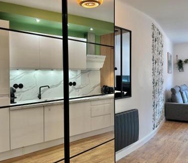 Quartier Beauregard-Boufflers-Buthegnemont-Boudonville Apartment | Le Chardon- appartement 2chambres- avec stationnement