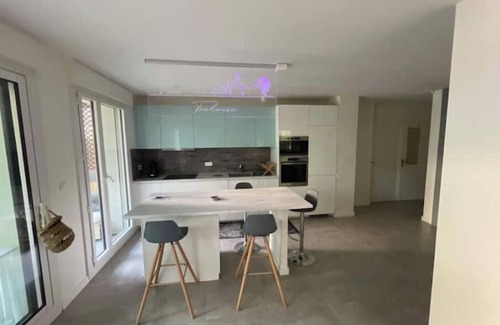 Fontaine-Bayonne-Cartoucherie Apartment | Le Charme des Jardins du Barry' apartment