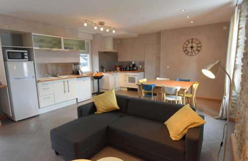 Vallon-Pont-d'Arc Apartment | le chemin des pouzes