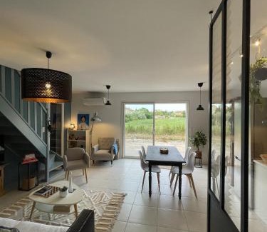 Entraigues-sur-la-Sorgue House | Le Clos Du Moulin 1 - Maison avec jardin, 3 chambres près d'Avignon en Provence