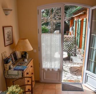 Le Rouret Bed & Breakfast | Le Clos des Oliviers 188 chemin du Hameau des Bourges 06650 Le Rouret