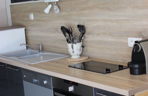 Tarascon Cottage | Le Clos des Vergers Air-conditioned cottage with access to the jacuzzi