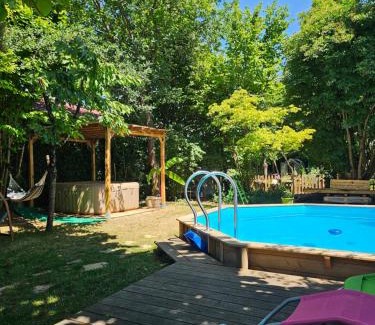 Parc-Chevreul Bed & Breakfast | Le Clos du Moulin Dijon,sa piscine, son jardin, au calme, la campagne à la ville