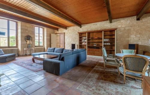 Virsac House | Le Clos Montaugé