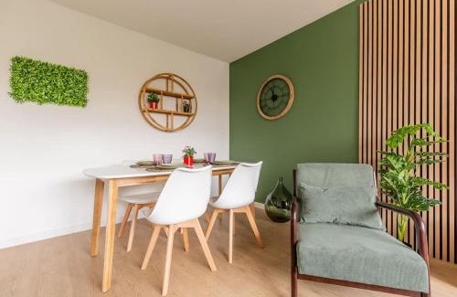 Devant-les-Ponts Apartment | Le club green - appt 45 m2 - 4P - parking