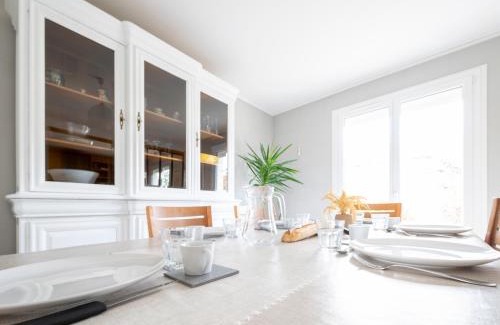 Cholet House | Le Cocon Perché - Ambiance Pastel et Jardin Arboré