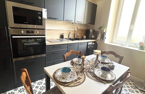 Quartier Administrations Apartment | Le Colbert - seductive Haussmann T2